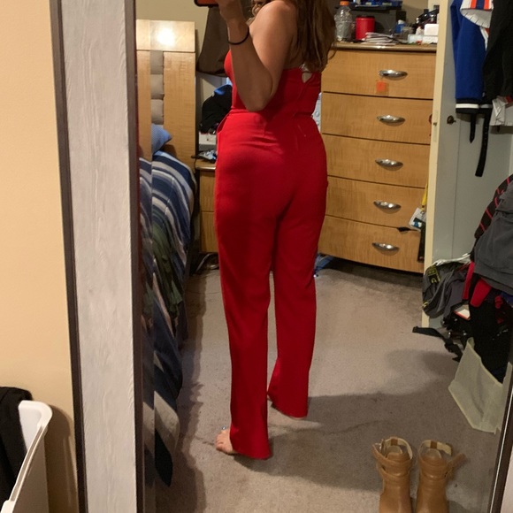 NWT RED STRAPLESS JUMPSUIT SZ 7 or Medium - Picture 3 of 4